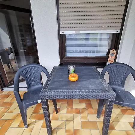 Zur Langen Heide Apartment *