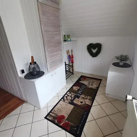 Zur Langen Heide Apartment